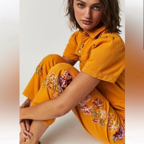 DRIFTWOOD Pants - NWT Driftwood Portofino Short Sleeve Gold Floral Embroidered Jumpsuit, Large